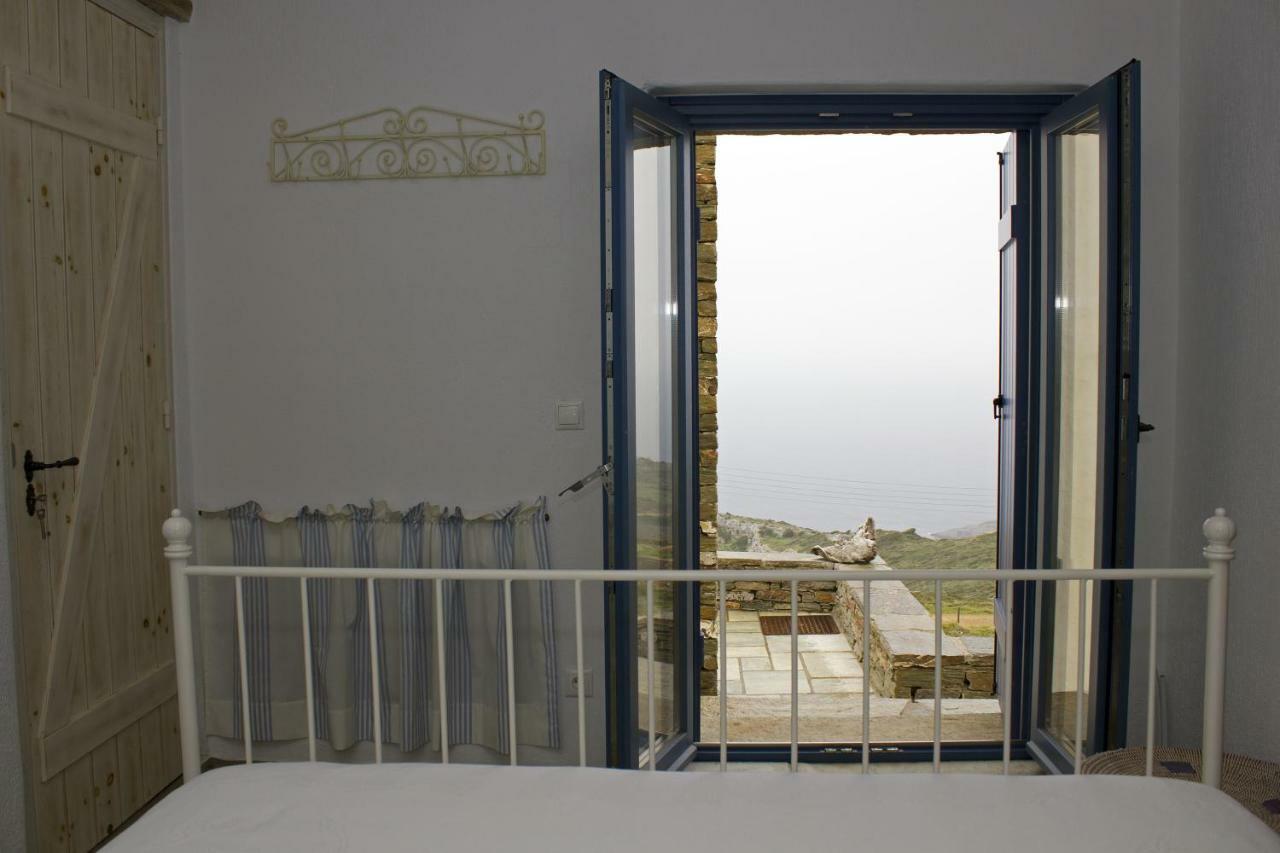 Bioclimatic Stone Built Villa Kastrianí Exterior photo